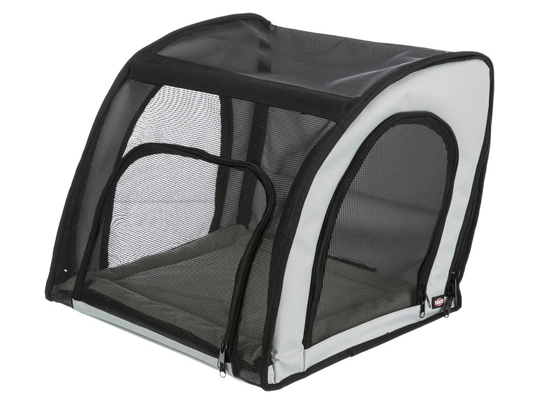 Eine graue und schwarze Transporttasche für Haustiere mit Netz.