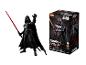 Darth Vader Actionfigur mit rotem Lichtschwert und Star Wars Modellbausatzbox.