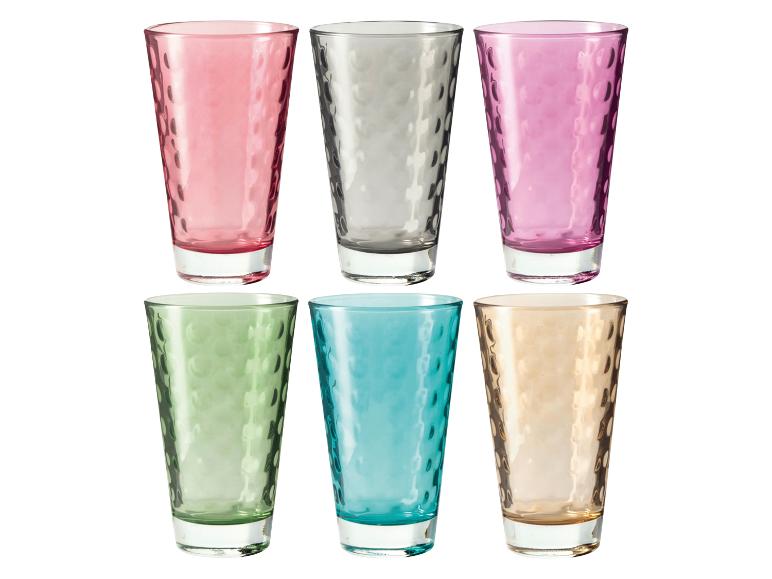 Sechs farbige strukturierte Trinkgläser in Rosa, Grau, Lila, Grün, Blau und Bernstein.