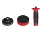 Zwei Schleifpads und ein roter Griff für eine Schleifmaschine.