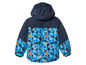 Eine blaue Regenjacke mit Kapuze und geometrischem Muster.