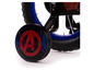 Ein blaues und schwarzes Kinderfahrrad mit Avengers-Motiv.
