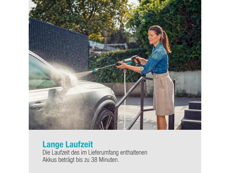 Eine Frau wäscht ein Auto mit einem Gardena Hochdruckreiniger.