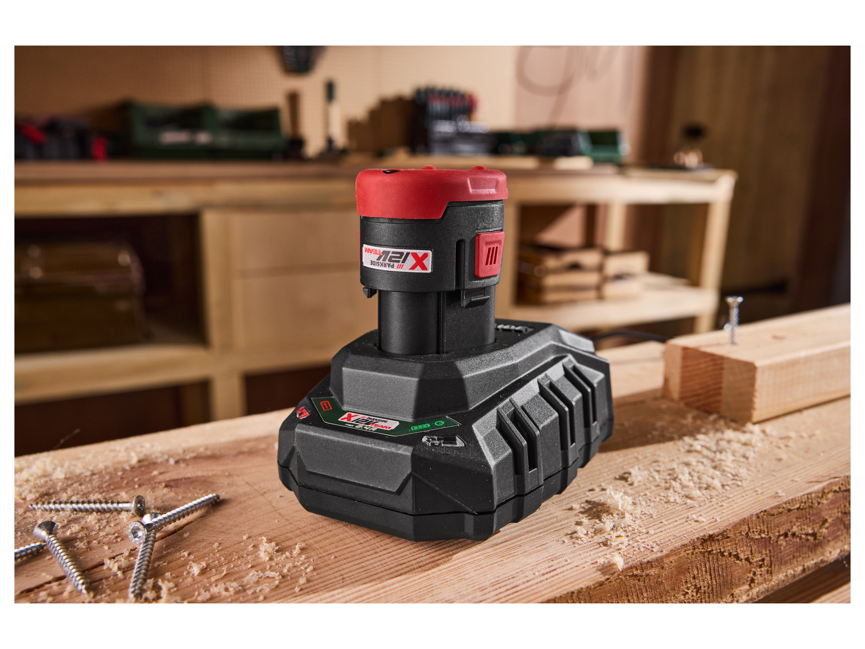 PARKSIDE® 12 V / 2 Ah Akku »PAPK 12 A4« und 2,4 A Ladegerät »PLGK 12 A3« – Bild 2 von 4
