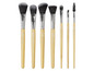 Ein Set mit sieben Make-up-Pinseln von Cien mit Holzgriffen.