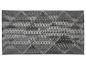 Grauer rechteckiger Teppich mit Rautenmuster