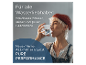 Frau trinkt Wasser, mit Text über weicheres, reineres Wasser und neuen Namen.