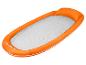 Orangefarbene aufblasbare schwimmende Liege mit Netz.