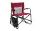 Ein roter Klappstuhl der Marke Go! Outdoors mit Getränkehalter.