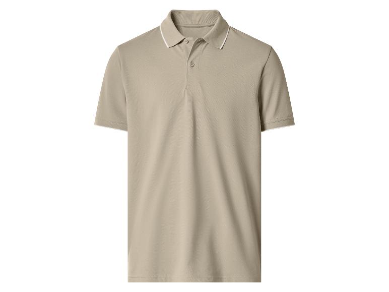 Beiges Poloshirt mit weißem Kragen und Manschetten, mit zwei Knöpfen.