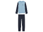 Kinderpyjama mit hellblauem Oberteil und dunkelblauer Hose.