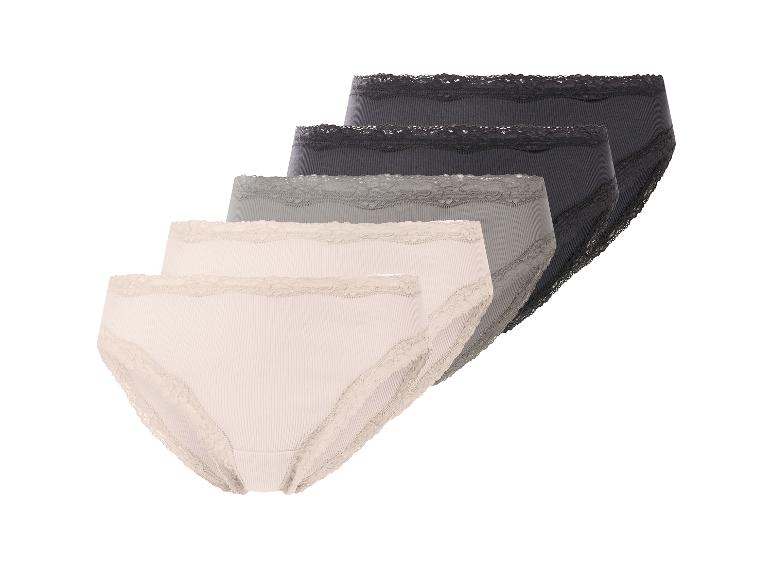 Vier gerippte Damenunterhosen mit Spitzenbesatz in Beige, Grau und Schwarz.