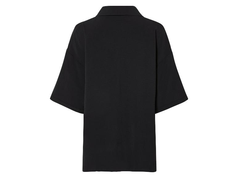 Schwarzes Kurzarmkleid, Rückansicht.