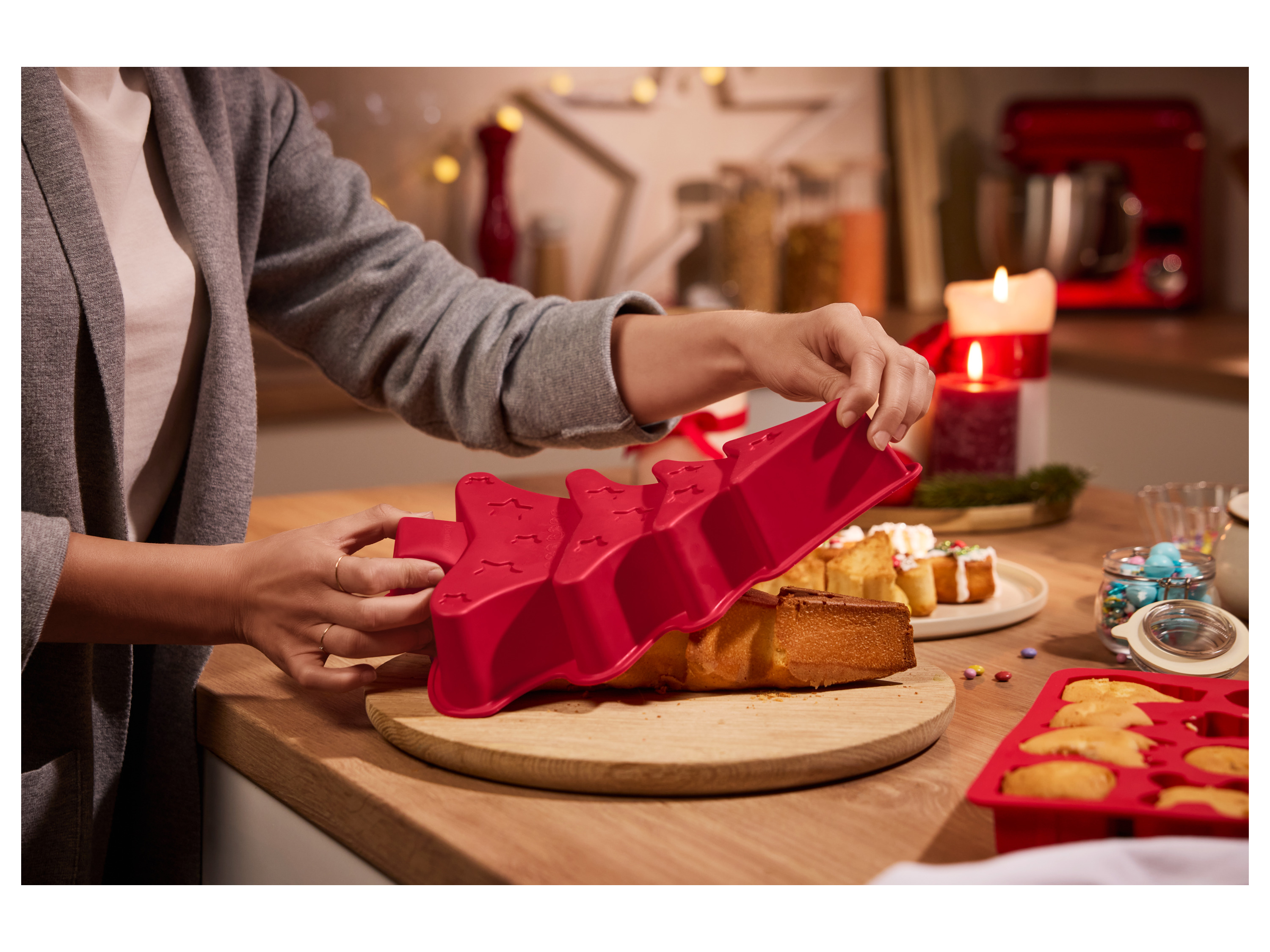 Thumbnail - SILVERCREST® Silikon-Backform / Silikon-Pralinenform (Tannenbaum)