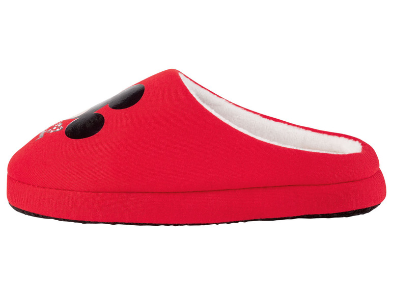 Rote Hausschuhe mit Mickey Mouse Motiv.