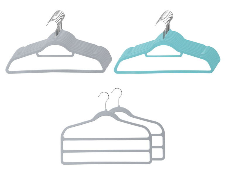Graue und blaue Samt-Kleiderbügel.