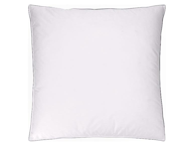 Weißes Kissen mit grauer Paspel.