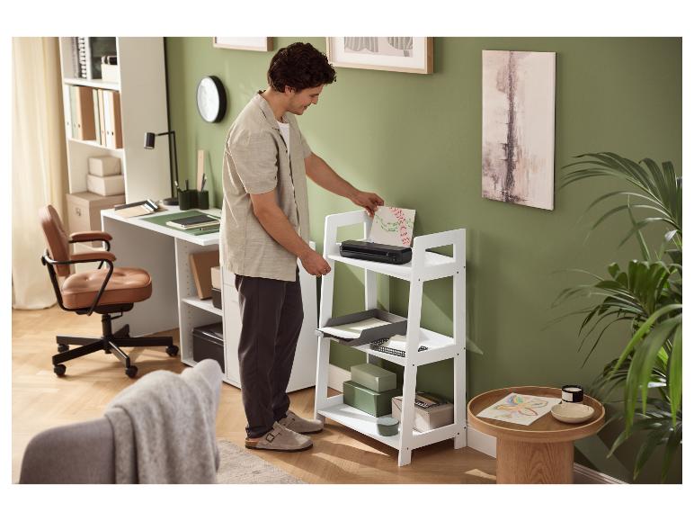 LIVARNO home Weißes Regal mit drei Regalböden im Arbeitszimmer.