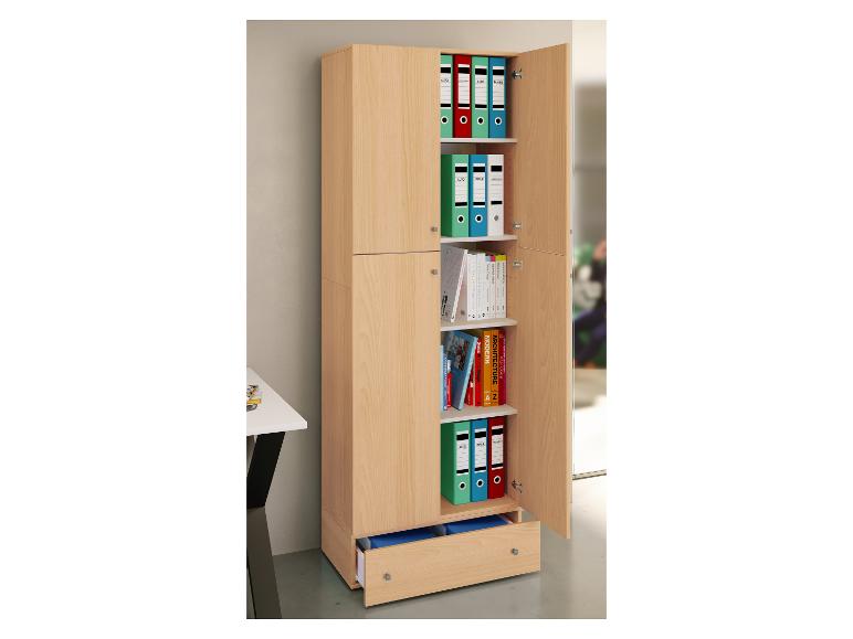 Offener Holz-Büroschrank mit farbigen Ordnern und Architekturbüchern.