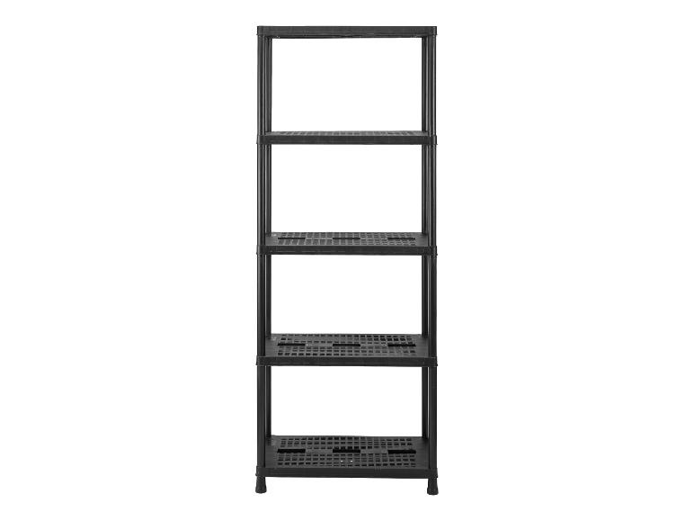 Schwarzes, fünfstöckiges Kunststoffregal mit perforierten Ablagen.