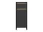 Schmaler Hochschrank mit grauen Türen und hellen Holzdetails