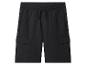 Schwarze Herren-Cargoshorts mit elastischem Bund und Kordelzug.