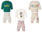 Drei Sets Kinder-Hoodies und Leggings mit Zeichentrickfiguren.