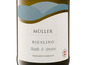 Eine Flasche Müller Riesling Kalk & Steine Wein aus Österreich.