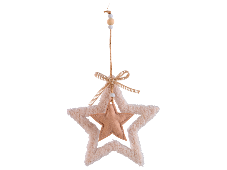 Weihnachtsdekoration, ein beiger Stoffstern mit Schnur und Holzperlen.