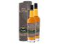 Zwei Flaschen 30 Jahre alter Islay Single Malt Scotch Whisky mit zwei zylindrischen Geschenkboxen.