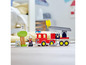 LEGO DUPLO Feuerwehrauto mit Leiter, Feuerwehrmann und einer Katze.