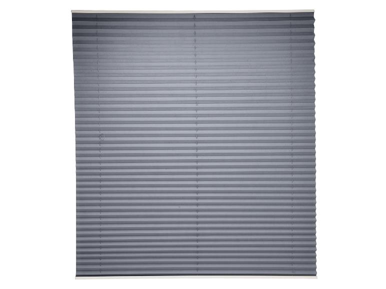 Einfaches graues Plissee für Fenster