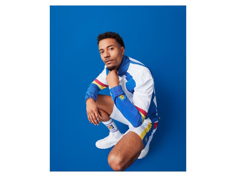 Lidl Sportkleidung: Jacke, Shorts und Socken.