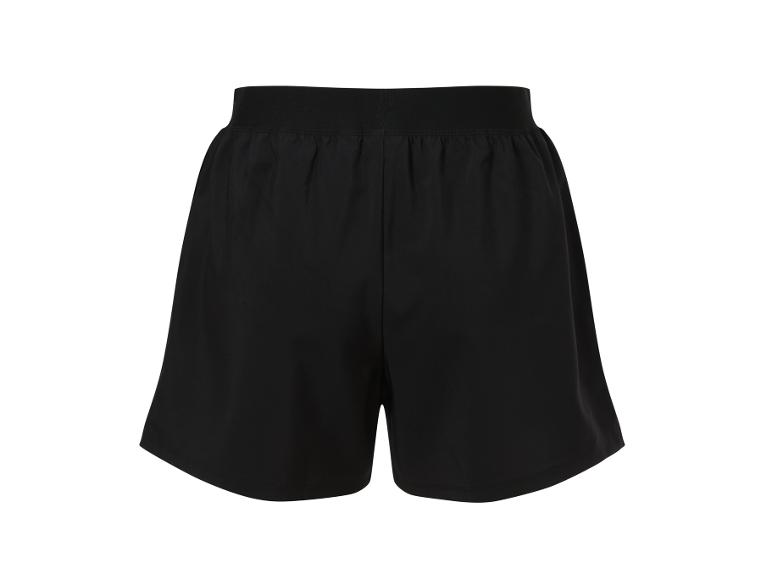 Schwarze Sport Shorts.