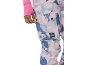 Damen-Skihose mit rosa-blauem Muster, Tasche und rosa Pullover.
