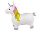 Aufblasbares weißes Einhorn mit bunter Mähne.