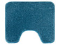 Eine blaue Badezimmermatte mit einem Ausschnitt für die Toilette.