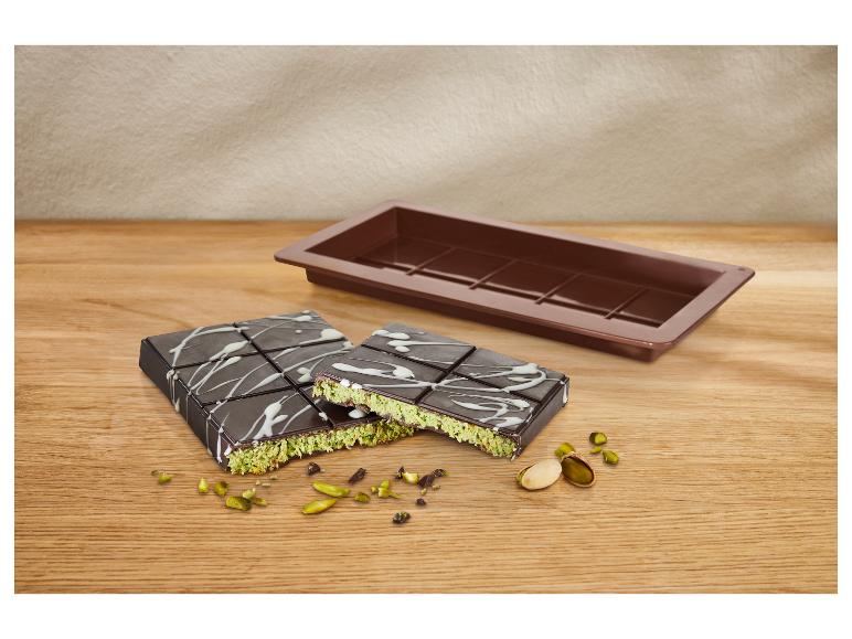 Schokoladenriegel mit Pistazienfüllung und Silikonbackform