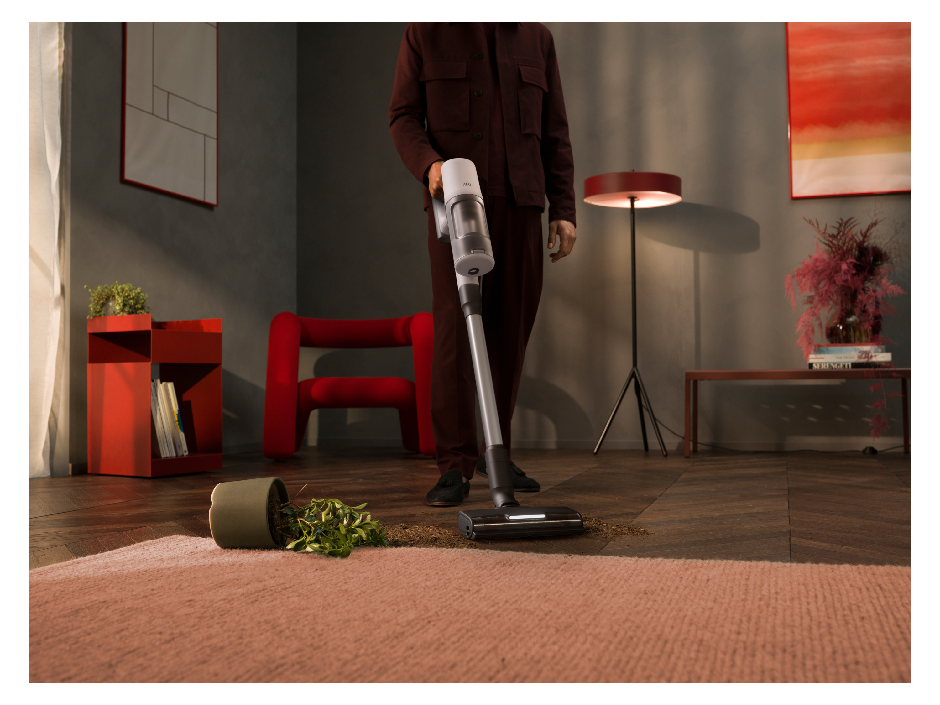 AEG Akku-Hand-und Stielstaubsauger 6000, 255 W, beutellos, sehr leicht 2,5 kg, 53 % Recyclingmaterial, bis zu 40 Min. Laufzeit – Bild 2 von 3