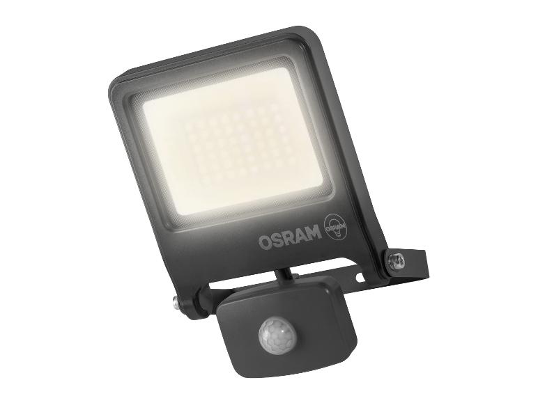 Schwarzer LED-Fluter mit Bewegungssensor und hellem Licht.