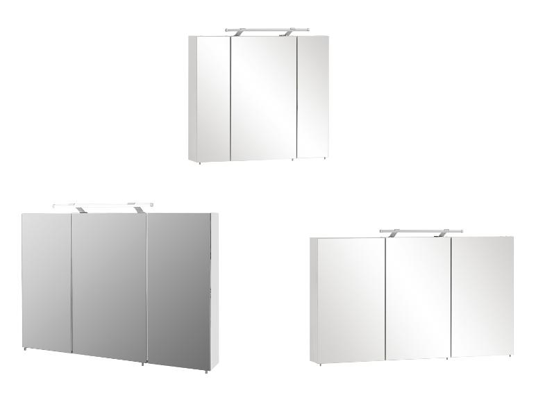 Drei weiße Spiegelschränke mit Beleuchtung für das Badezimmer