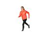 Frau in orangefarbener Sportjacke und schwarzen Leggings beim Laufen.