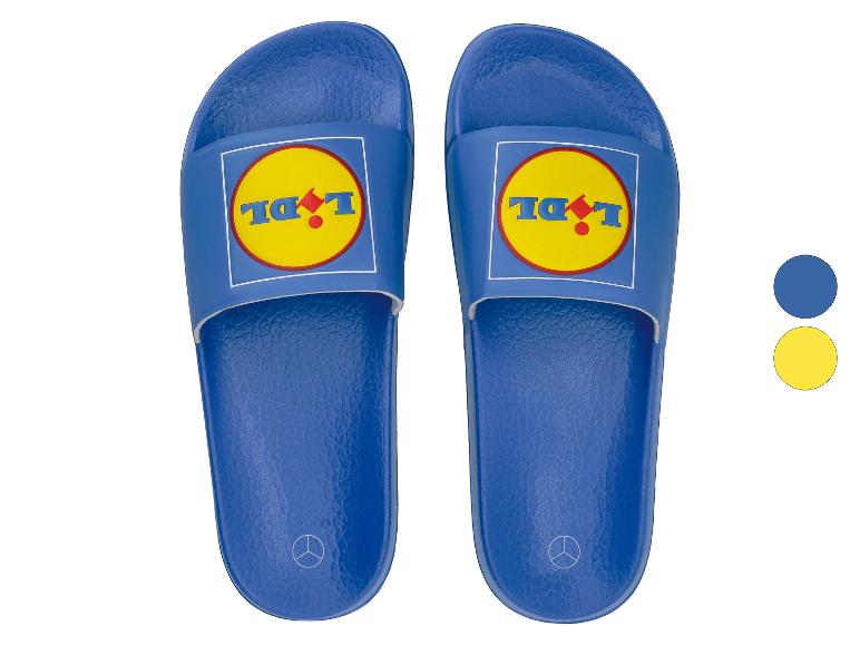 Blaue Badeschlappen mit gelbem Logo und blauem und rotem Text „LIDL“.