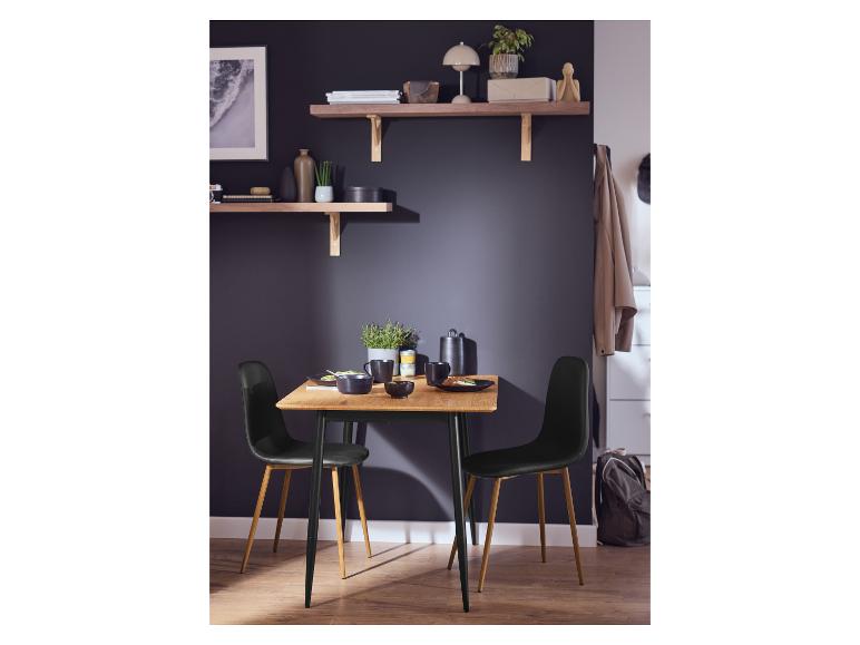 LIVARNO home Esstisch im modernen Design mit zwei Stühlen.