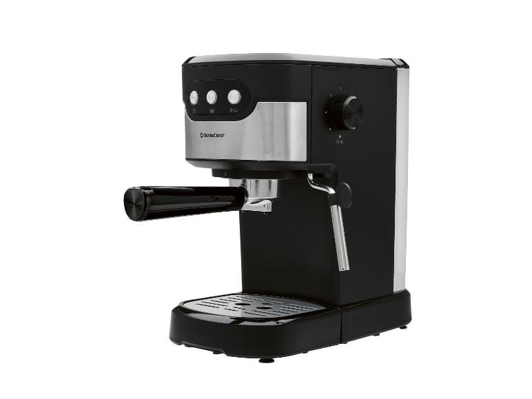 Schwarz-silberne Espressomaschine mit Tasten und Drehregler.