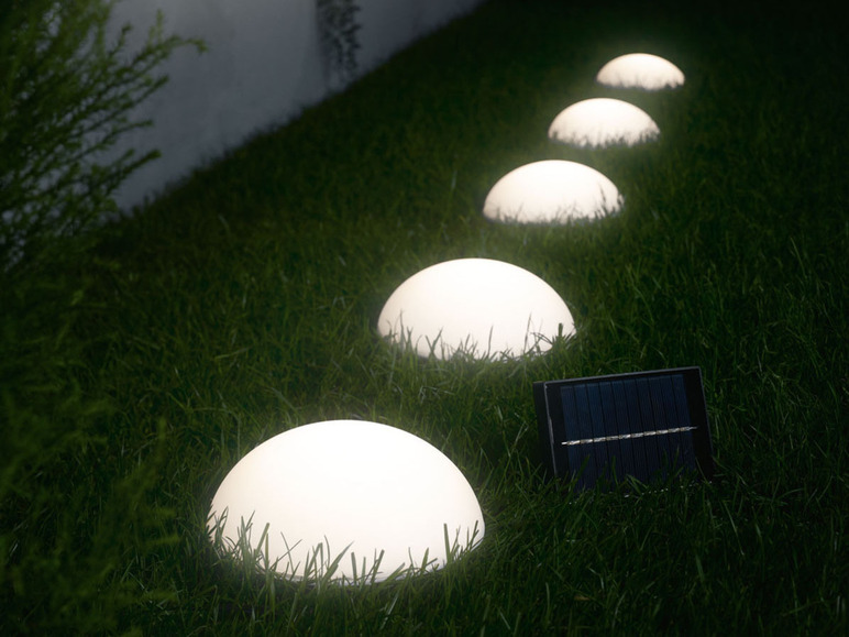 Gehe zu Vollbildansicht: LIVARNO home LED Solar Bodenlichterkette, mit 5 LED-Leuchten - Bild 28