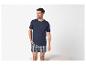 Herren-T-Shirt in Dunkelblau und karierte Shorts