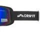Nahaufnahme einer Skibrille mit blauer Spiegelscheibe und schwarzem Band mit weißem Logo.