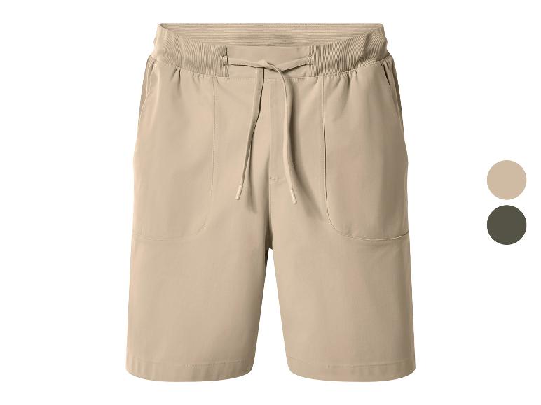 Herren-Khaki-Shorts mit elastischem Bund und Kordelzug.