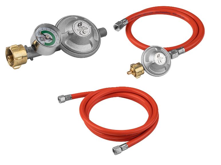 Gasdruckregler mit Manometern und roten Schläuchen für Propan/Butan, Produktionsdatum 2025.